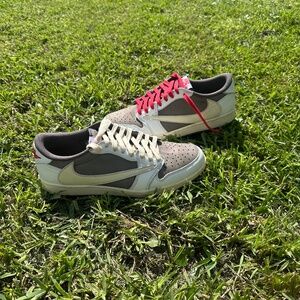 Travis Scott x Air Jordan 1 Low OGs. Mens size 10.